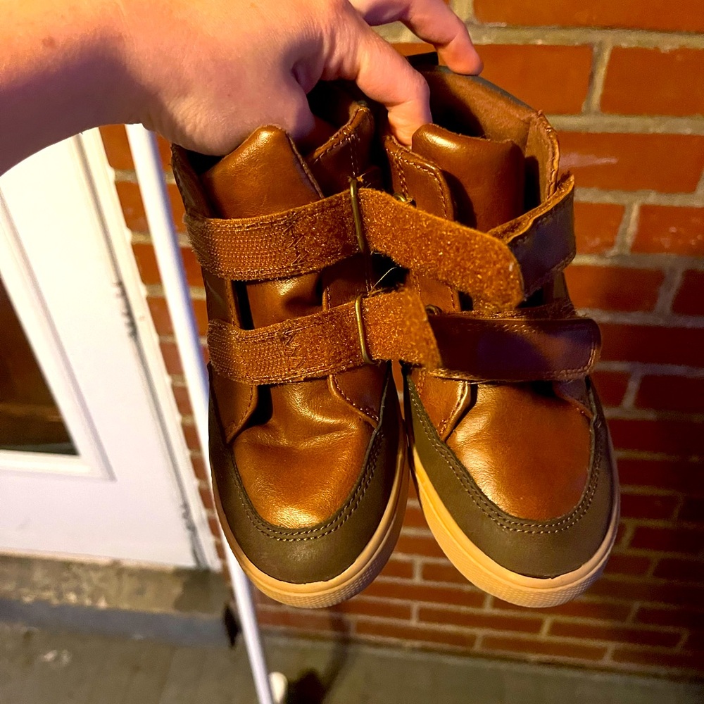 Cat & Jack boys casual boot sneakers size 11 kids Like New